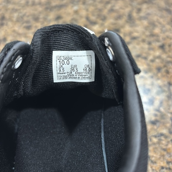 NEW Vans Black and White Sneakers - Picture 6 of 6